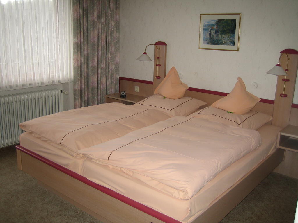 Landhotel Weinhaus Treis Weinaehr Bilik gambar