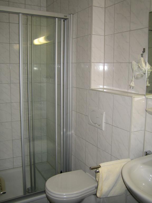 Landhotel Weinhaus Treis Weinaehr Bilik gambar