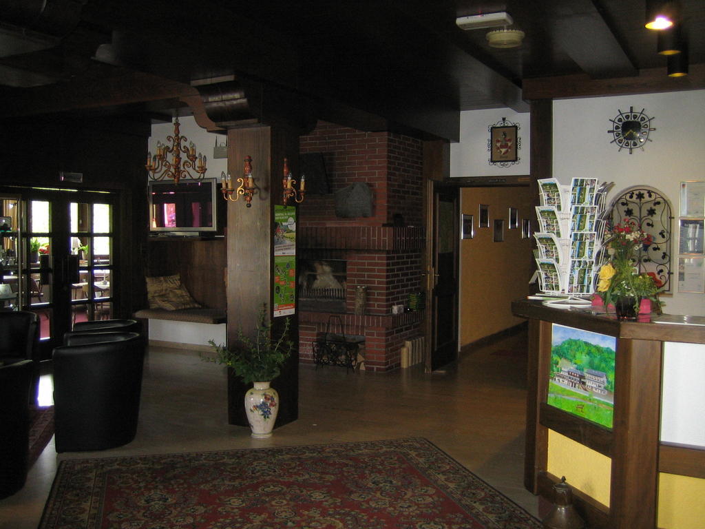 Landhotel Weinhaus Treis Weinaehr Luaran gambar