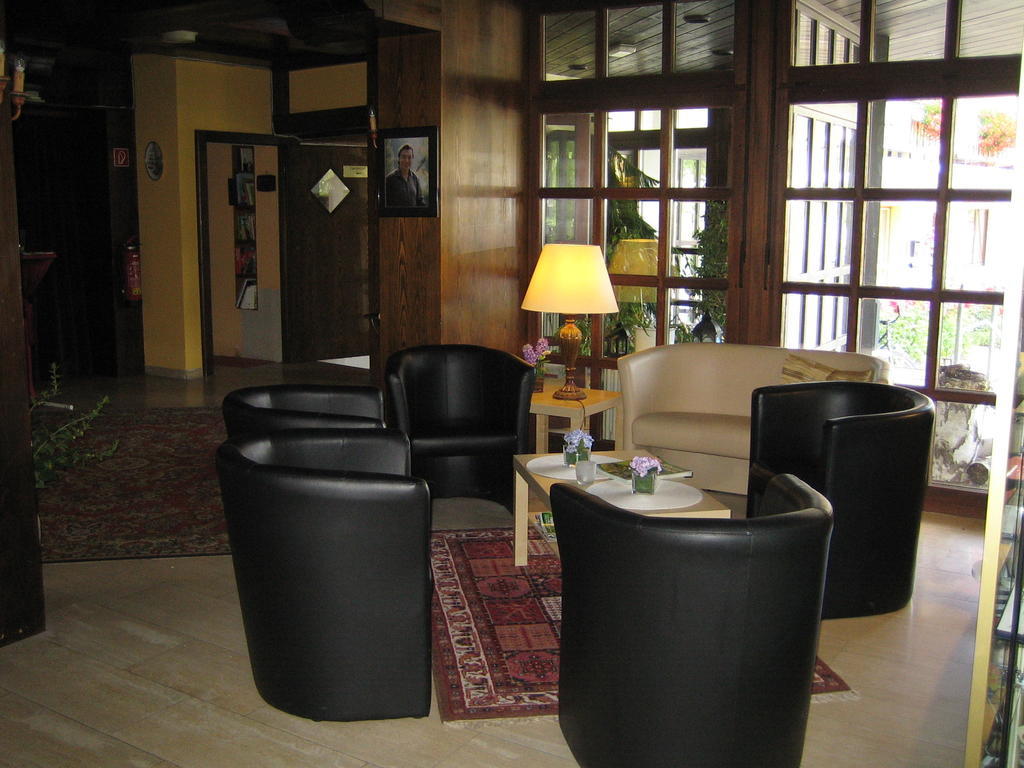Landhotel Weinhaus Treis Weinaehr Luaran gambar